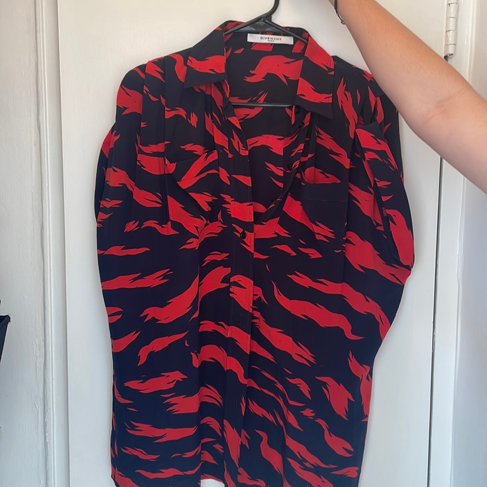 Givenchy silk printed cap sleeved blouse. Very good condition.